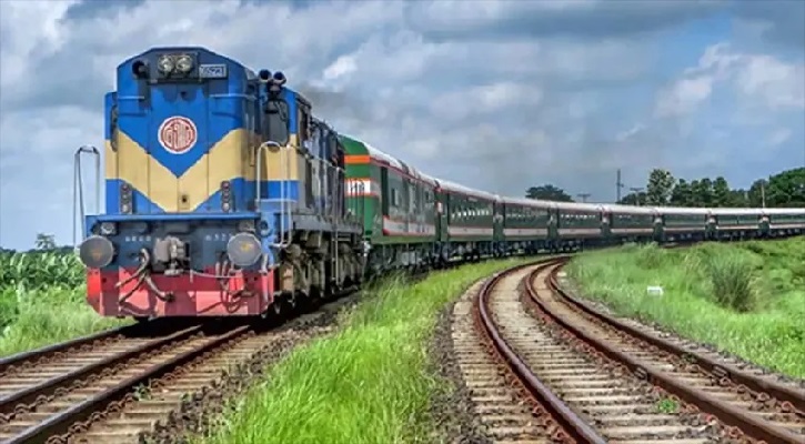 পূজার ছুটিতে চলবে ৪ জোড়া বিশেষ ট্রেন
